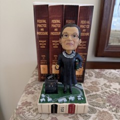 SCOTUS Liberal RUTH BADER GINSBURG Supreme Court Justice GREEN BAG Bobblehead