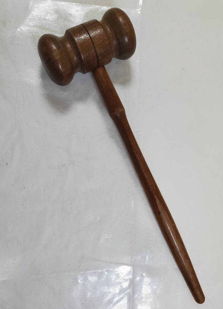 Nice Wood Grain Turned Wooden Gavel, 10-1/2″ Long. EUC