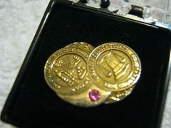 Pre-1997 DADE COUNTY CIRCUIT COURTS 20 Year 10KT Gold & Ruby Service Pin w/ Box