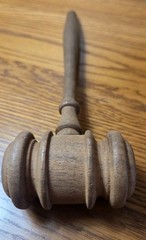 Wooden Judges Gavel – Collectible. Brown /Walnut Wooden Color. 10″×3″ Unbranded