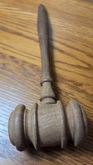 Wooden Judges Gavel – Collectible. Brown /Walnut Wooden Color. 10″×3″ Unbranded